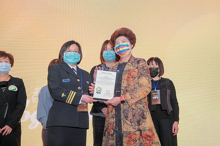 護理部W62榮獲以SMILE優質護理守護高齡長者健康